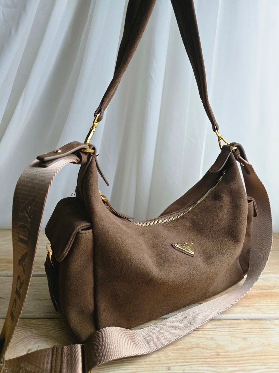 prada замшевая сумка-тоут коричневый,сумка замшевая,prada сумка,сумка prada коричневая натуральная замша,сумка prada женская