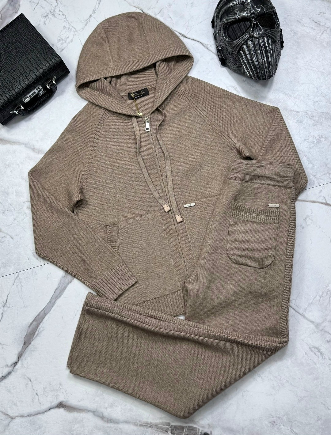 спортивный костюм loro piana,костюм loro piana,кашемировый костюм loro piana,loro piana костюм мужской,костюм кашемировый