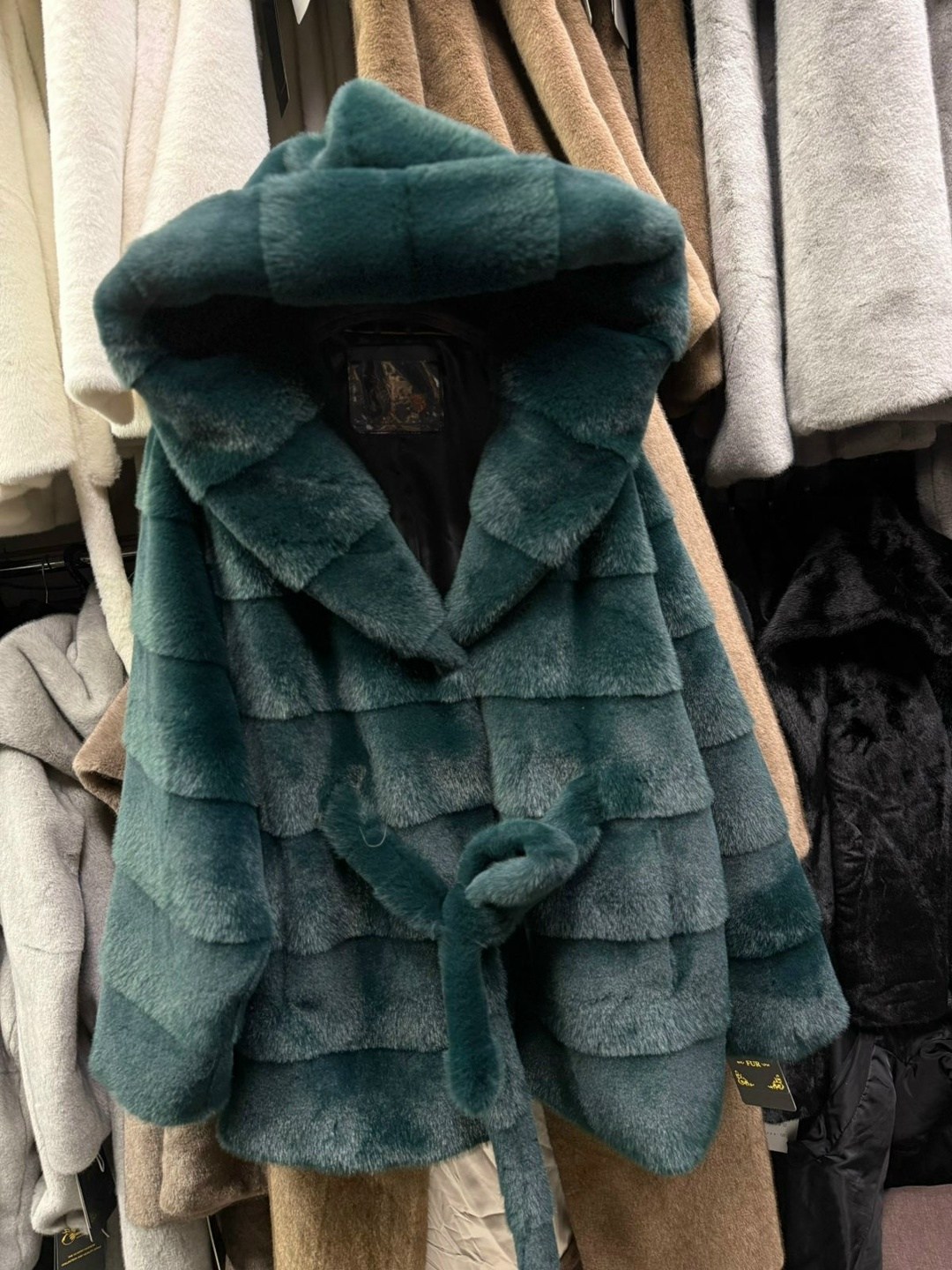 эко-шуба под норку,норковая шуба,шуба,шуба из норки nafa серо-голубая с капюшоном,шуба бобрик