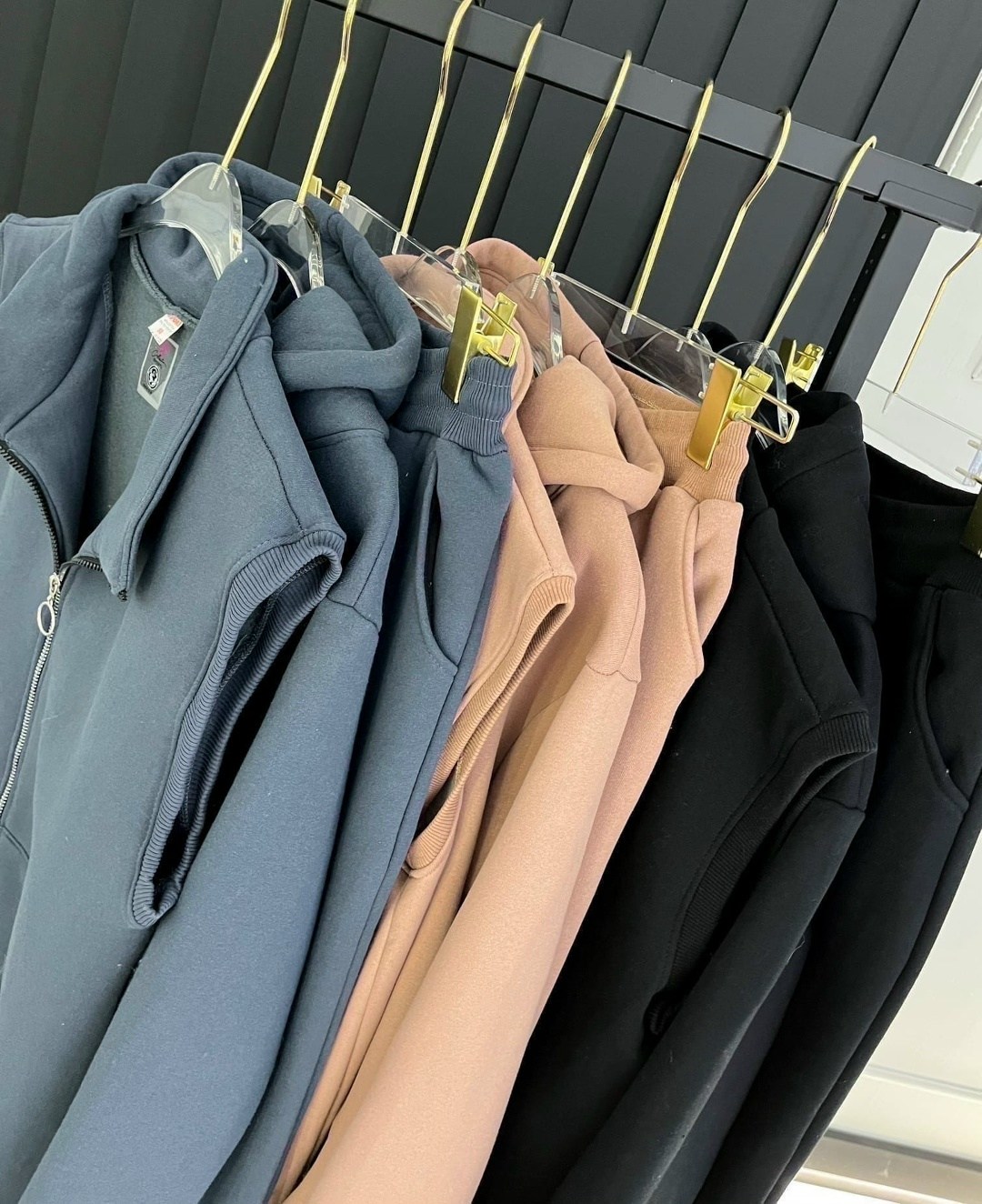 спортивный костюм женский на флисе,костюм на флисе,женские костюмы на флисе,костюм женский на флисе толстовка и штаны арт. 1336955,костюм женский спортивный утепленный толстовка и штаны арт. 1439050