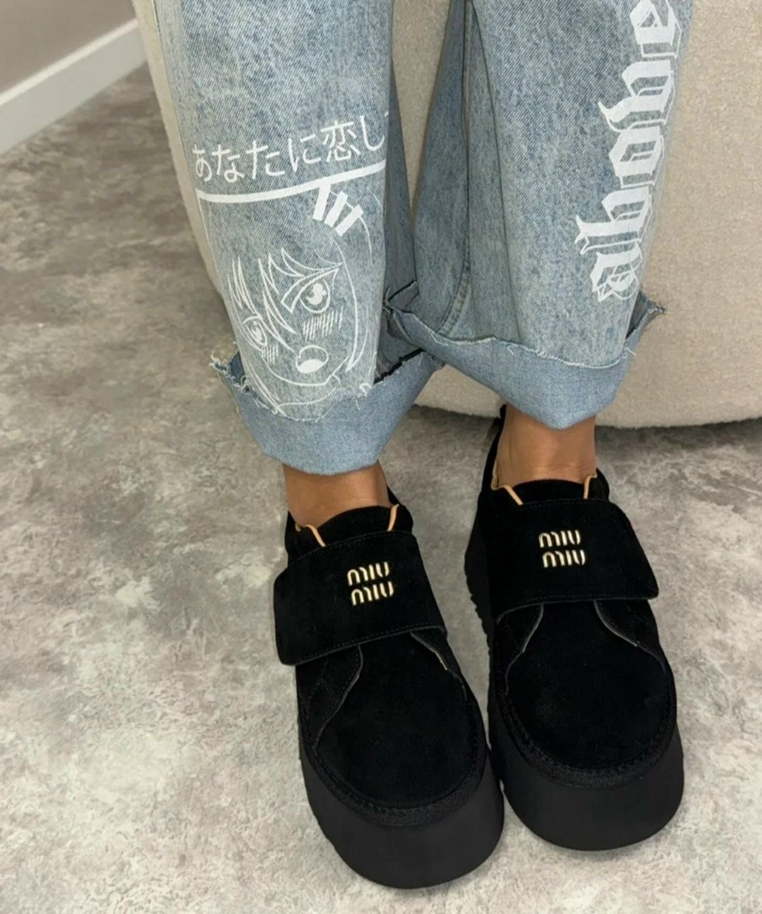 замшевые лоферы miu miu на высокий подошве и фирменной фурнитурой,лоферы miu miu на высокий подошве,,кеды замшевые на высокой платформе derio,замшевые лоферы