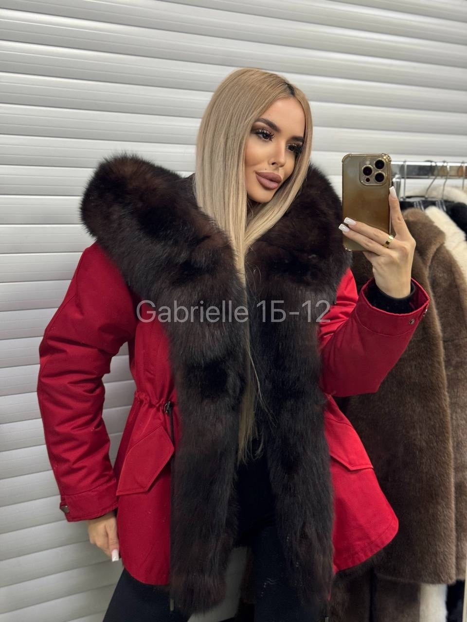 красная парка с мехом,парка с натуральным мехом,парка мехом,парка женская с мехом,зимняя парка с мехом