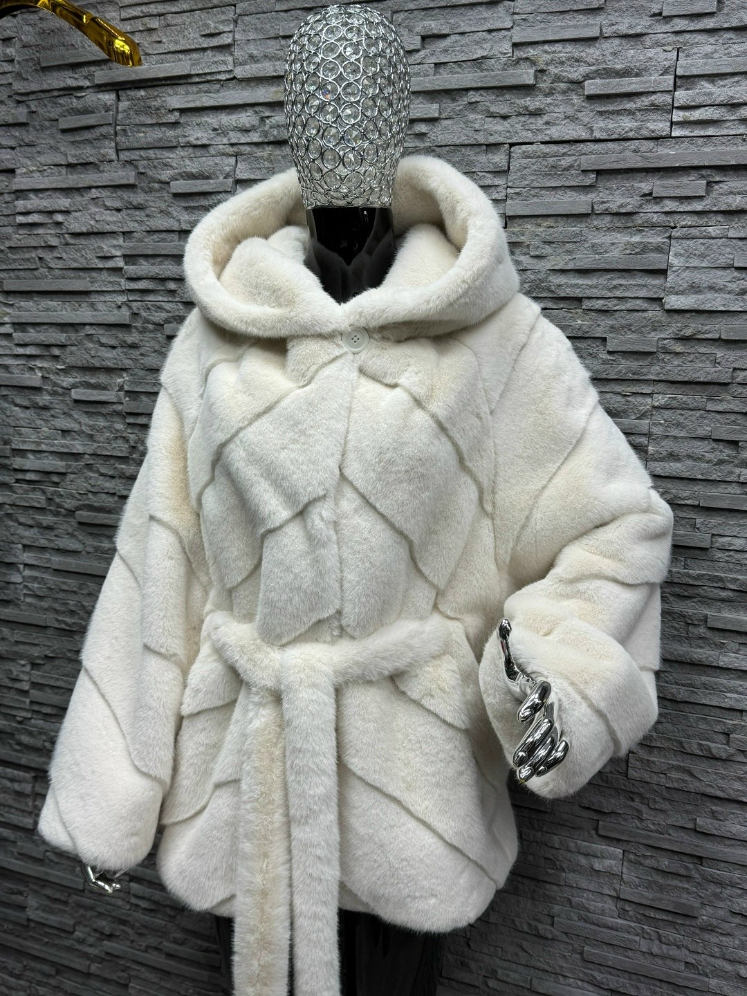 норковая шуба белая с капюшоном,норковая шуба,белые норковые шубы,шуба искусственная,шуба