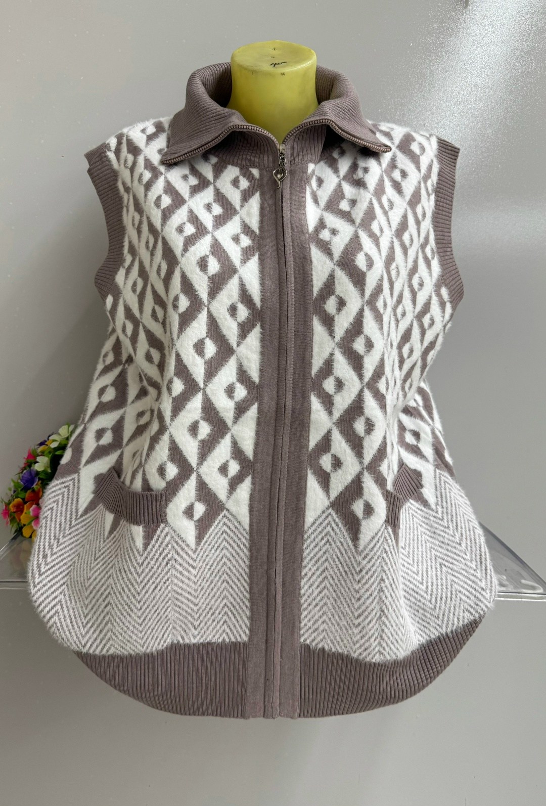 жилет,женская жилетка,теплый жилет,женский вязаный жилет,жилет женский
