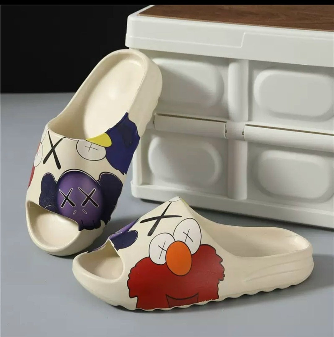 ,женские шлепанцы,модные тапочки,тапочки с рисунком,шлепанцы пляжные