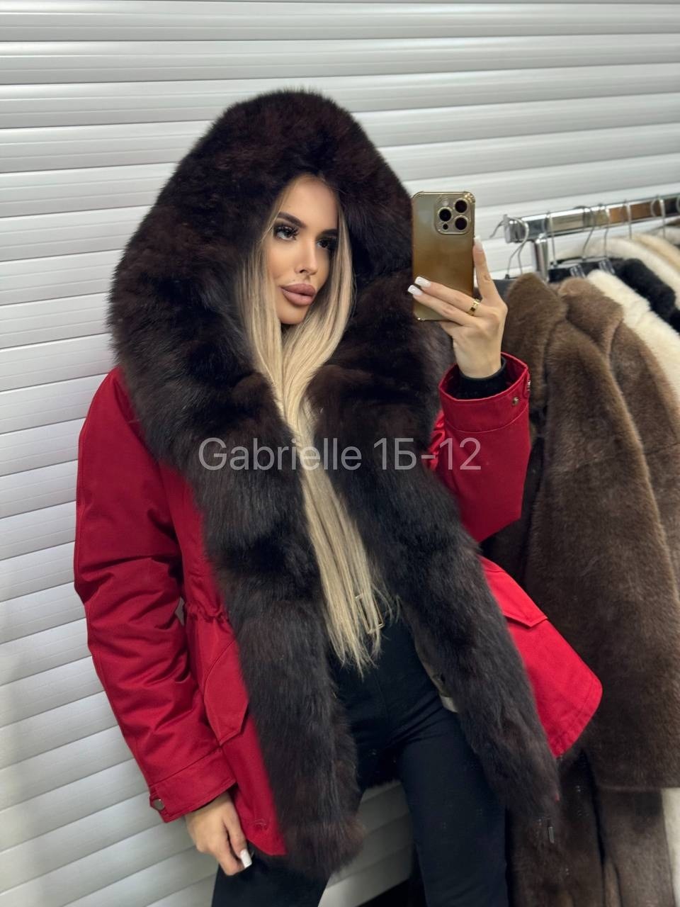 красная парка с мехом,парка с натуральным мехом,парка мехом,парка женская с мехом,зимняя парка с мехом