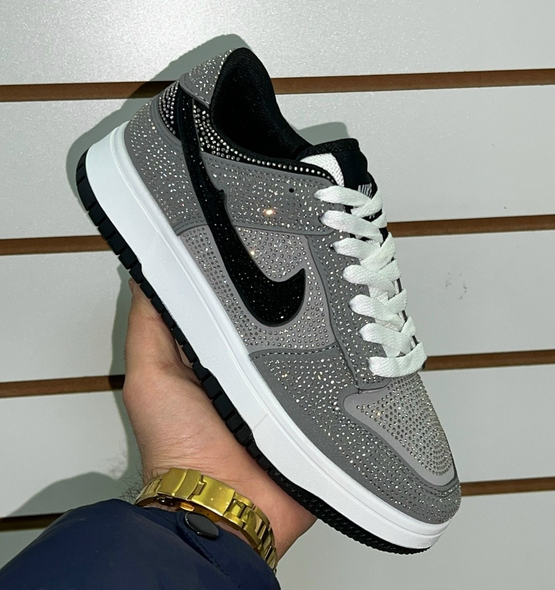 кроссовки,swarovski x nike air jordan 1 low og "stealth",swarovski air jordan 1 low hm9208 001,кроссовки женскиe,кроссовка