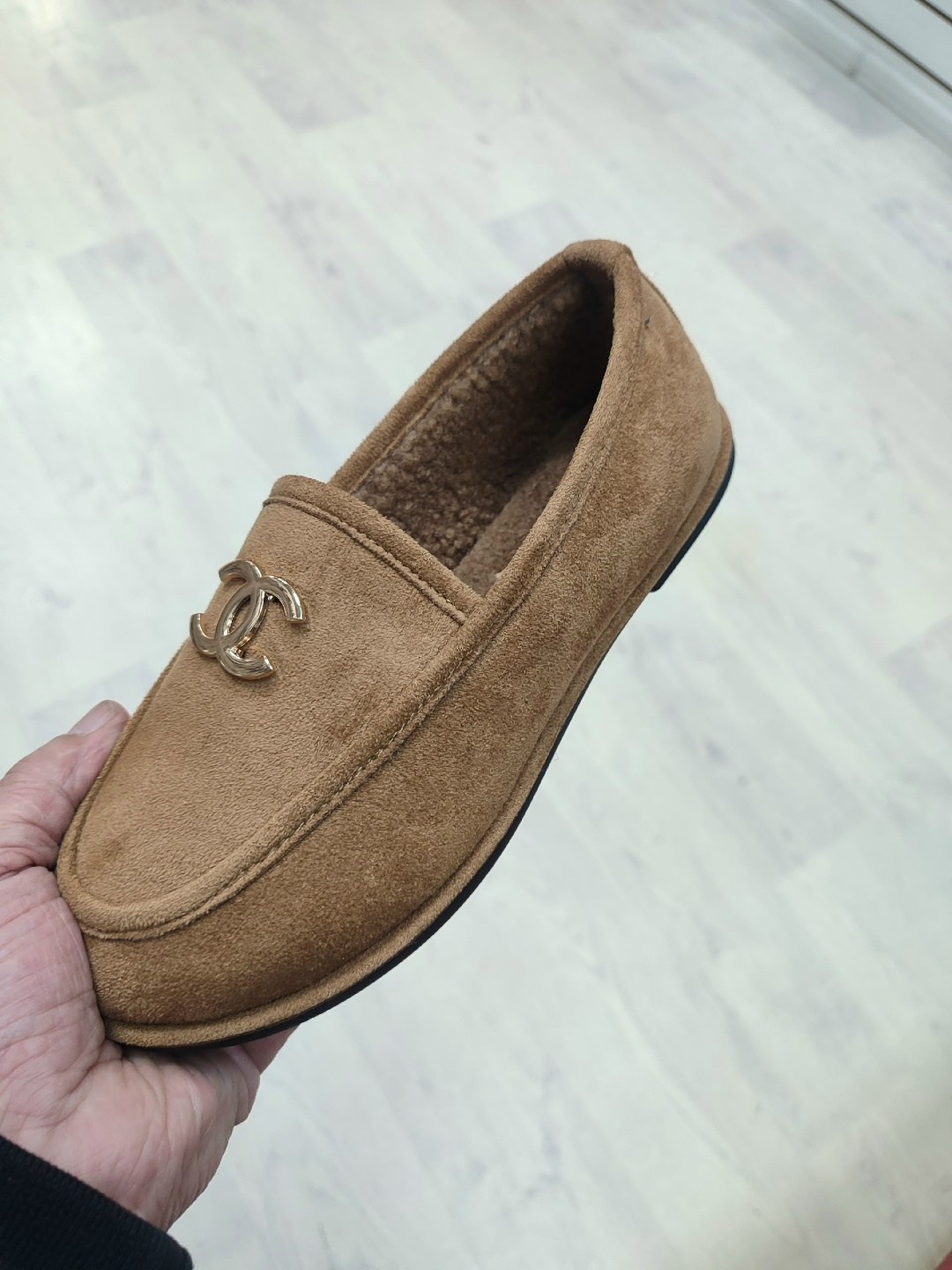 женские замшевые лоферы chanel коричневые с мехом,лоферы с мехом женские chanel,,лоферы chanel,женские лоферы chanel