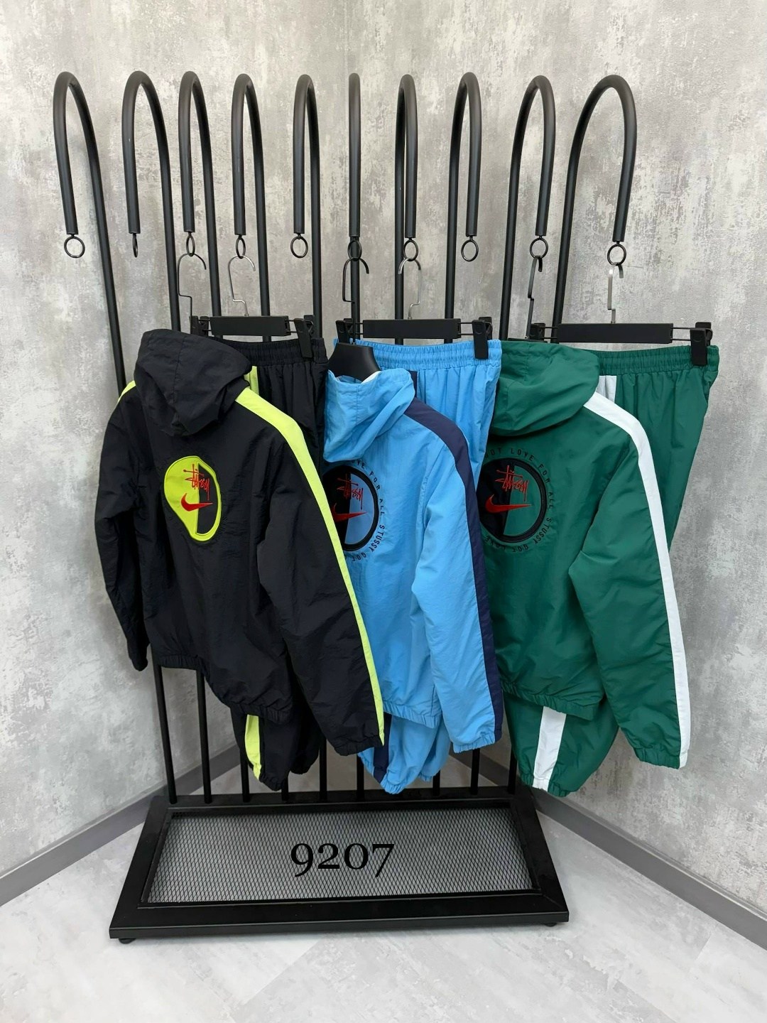 спортивный костюм nike,спортивный костюм nike tracksuit,спортивный костюм,мужские спортивные костюмы,спортивный костюм мужской nike