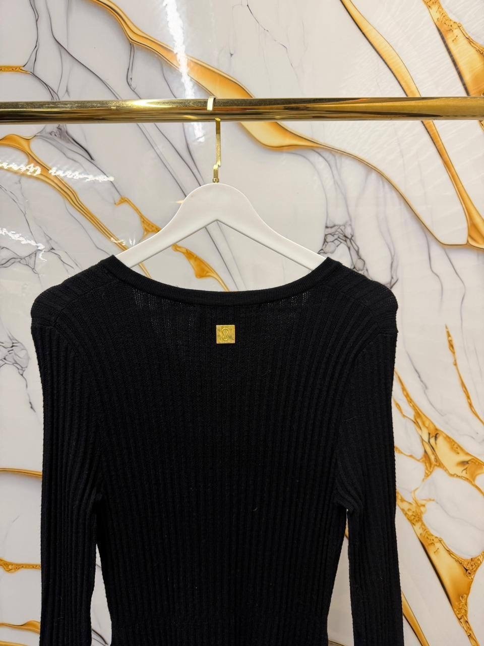 женское трикотажное платье с v-образным вырезом,платье стильное,трикотажное платье,женское длинное платье,вязаное платье