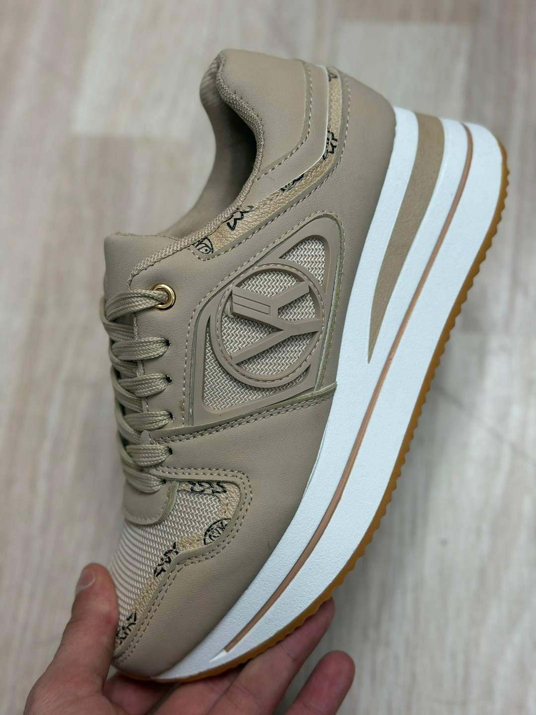 кроссовки женскиe,кроссовки,кроссовки кроссовки женские,кроссовки эко,кроссовки для женщин