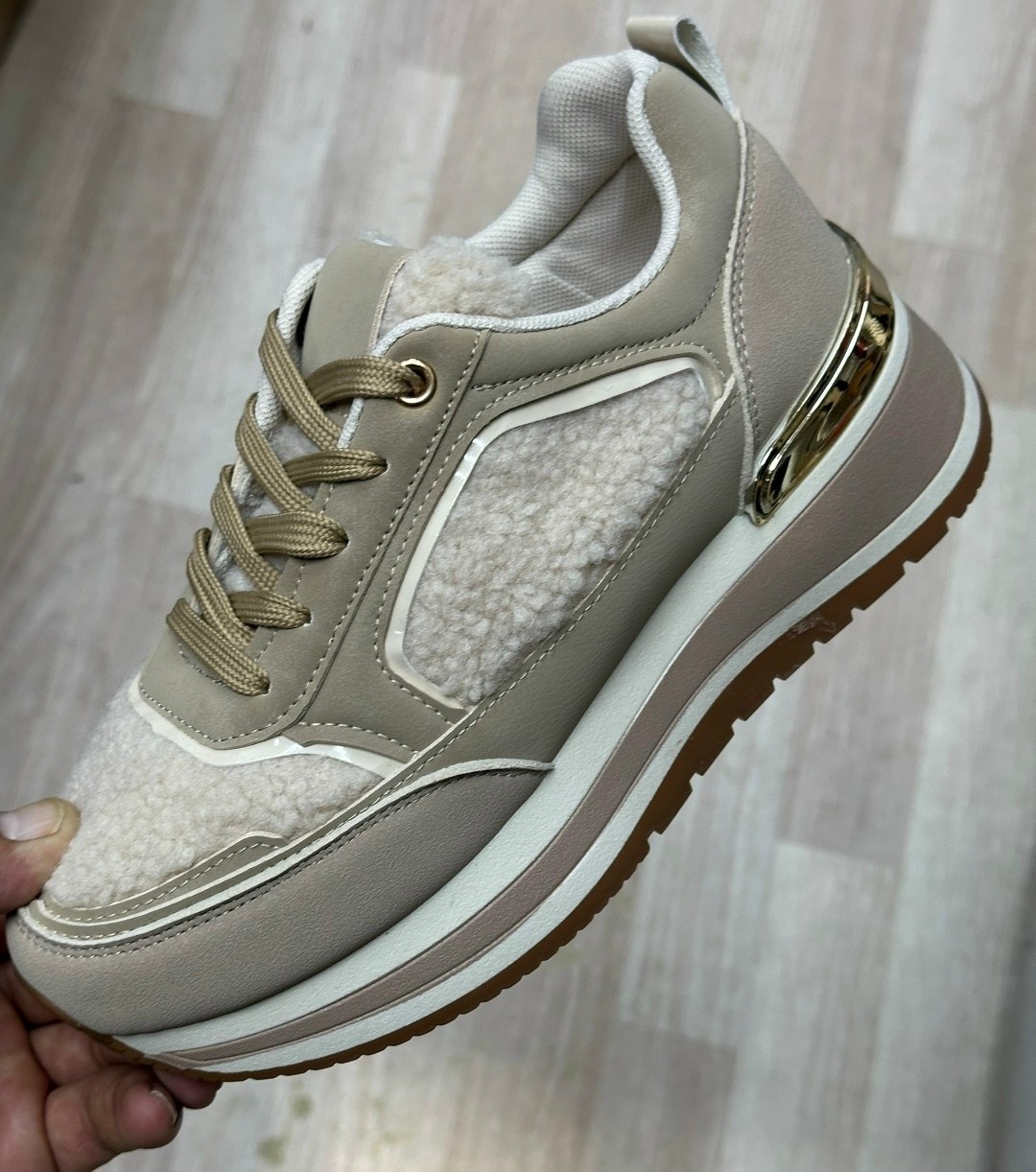 кроссовки женскиe,,кроссовки для женщин,женские повседневные кроссовки,повседневные кроссовки