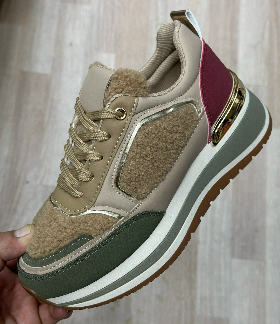 кроссовки женскиe,,кроссовки для женщин,женские повседневные кроссовки,повседневные кроссовки