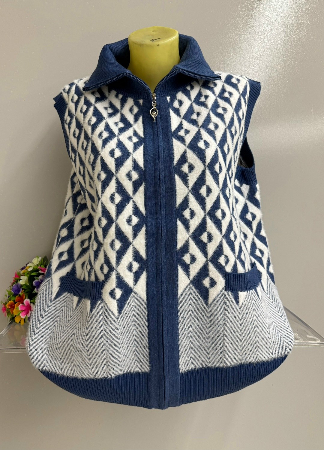 жилет,женская жилетка,теплый жилет,женский вязаный жилет,жилет женский