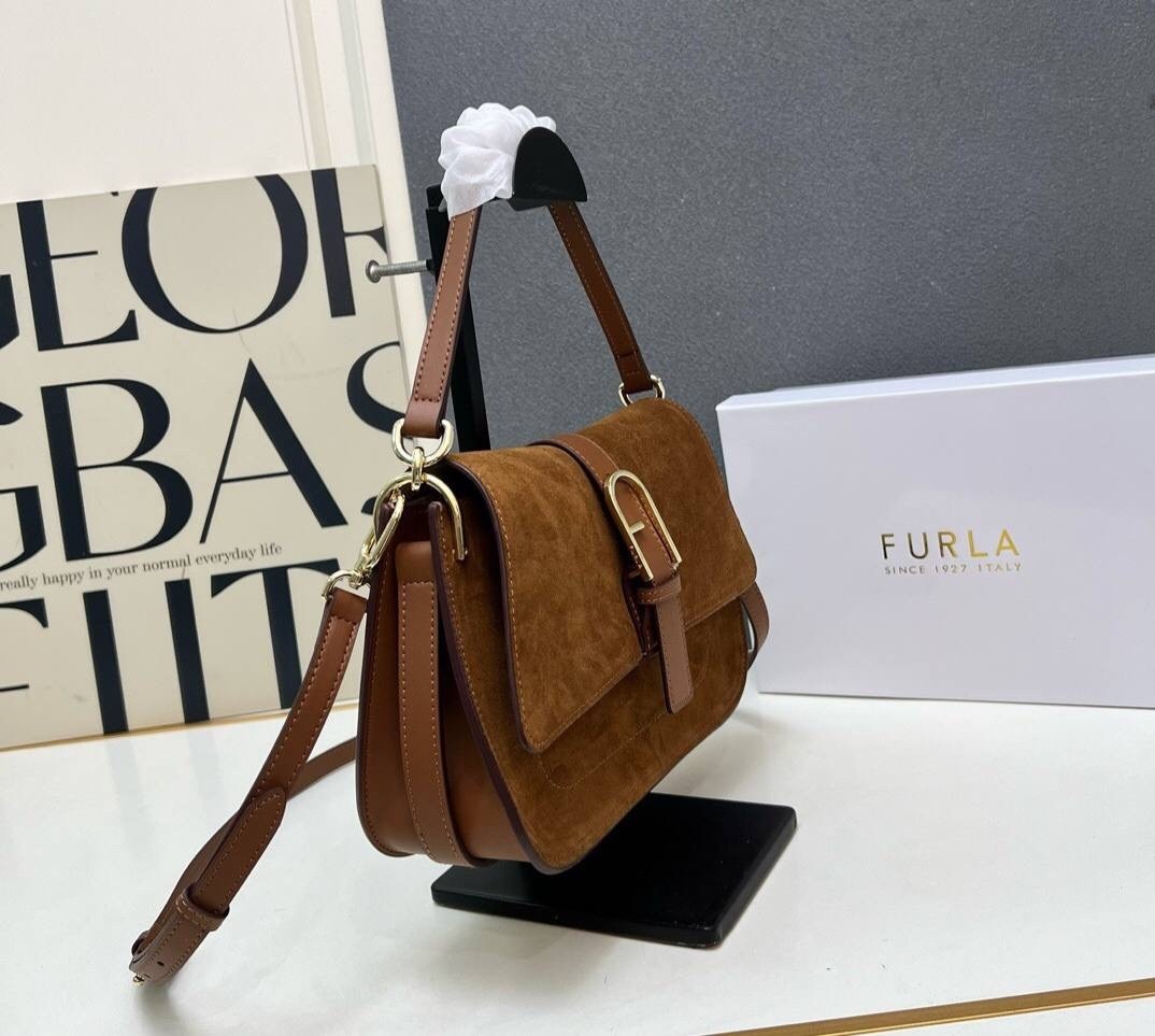 замшевая сумка,сумка на плечо furla из воловьей кожи,замшевая сумка женская,сумка,коричневая женская сумка furla