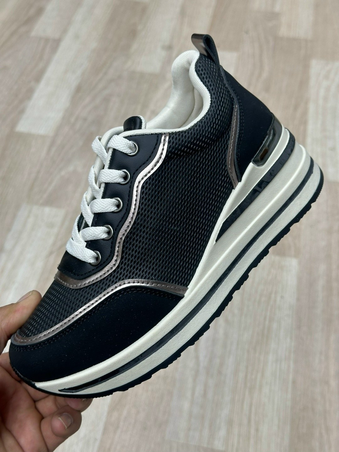 ,женские кроссовки,кроссовки для женщин,кроссовки модные,повседневные кроссовки