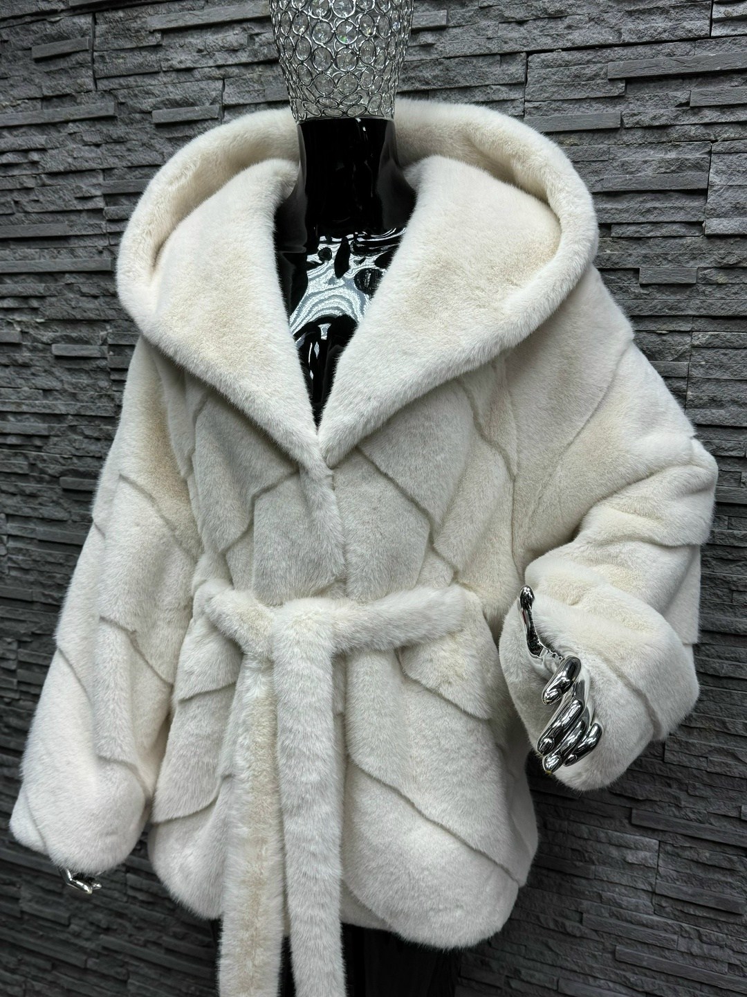 норковая шуба белая с капюшоном,норковая шуба,белые норковые шубы,шуба искусственная,шуба