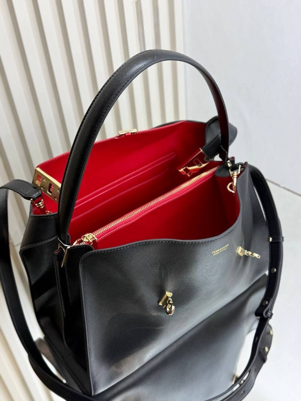 сумка фенди,сумка,модная сумка,сумка женская,женская сумка-тоут из натуральной кожи с замком