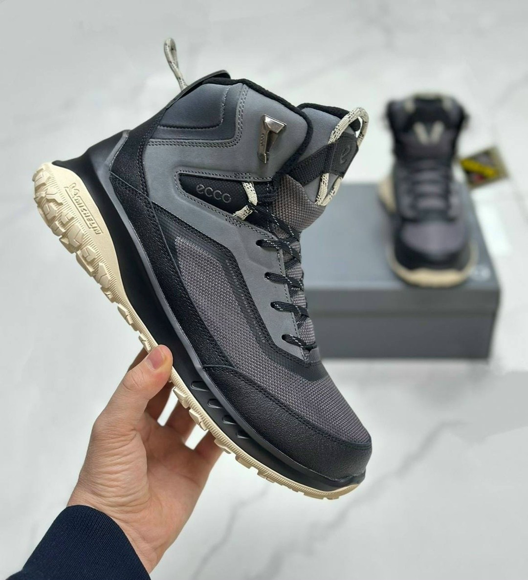 зимние ботинки ecco ult trn mid leather цвет black/grape leaf,ботинки ecco зимние,ботинки утепленные мужские ecco ult-trn 29585420299 черный,ботинки мужские ecco 824314 черные 42 eu,кроссовки мужские