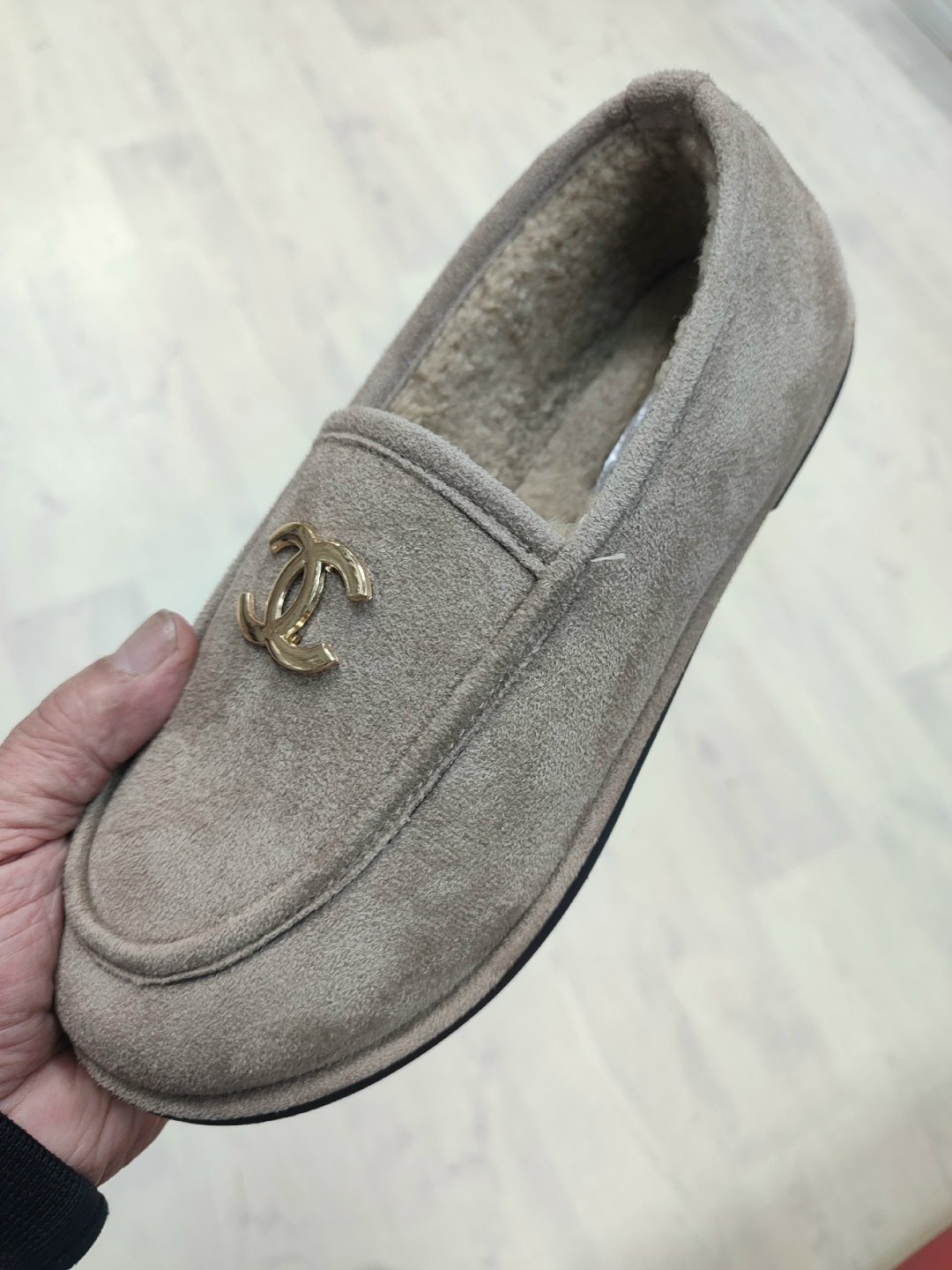женские замшевые лоферы chanel коричневые с мехом,лоферы с мехом женские chanel,,лоферы chanel,женские лоферы chanel