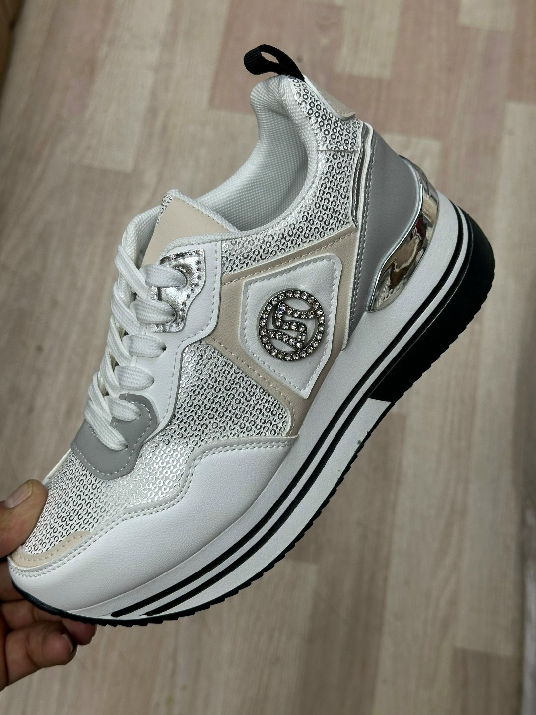 кроссовки женские liu jo,,кроссовки женскиe,кроссовки liu jo,кроссовки liu jo кроссовки