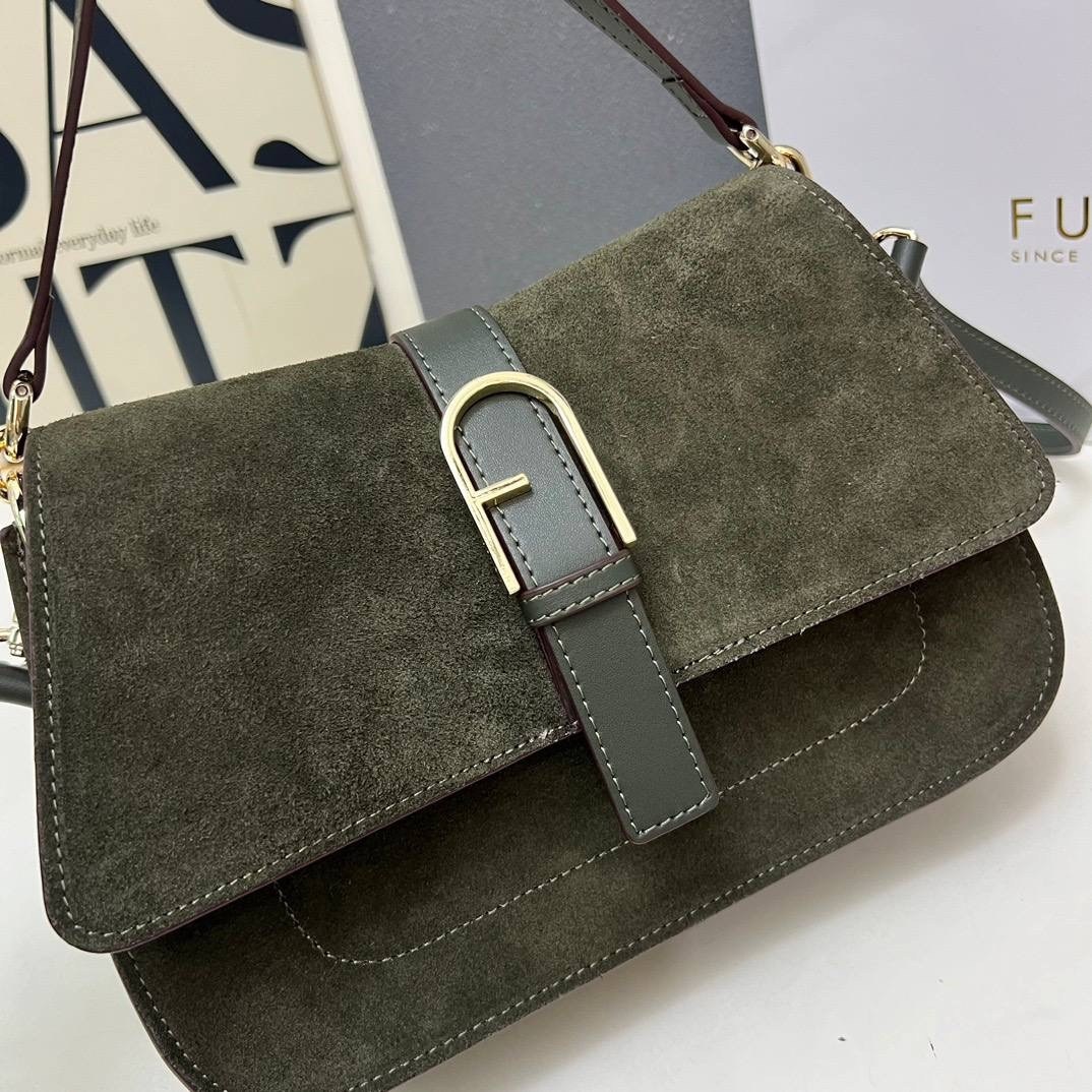 сумка на плечо furla из воловьей кожи,сумка замшевая,сумка женская furla,сумка,замшевая сумка coccinelle