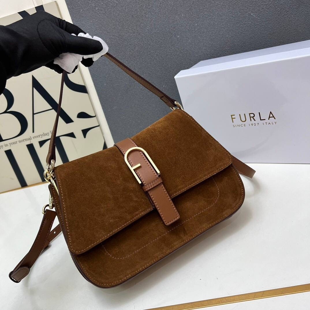 замшевая сумка,сумка на плечо furla из воловьей кожи,замшевая сумка женская,сумка,коричневая женская сумка furla