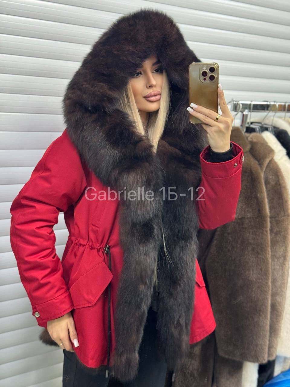 красная парка с мехом,парка с натуральным мехом,парка мехом,парка женская с мехом,зимняя парка с мехом
