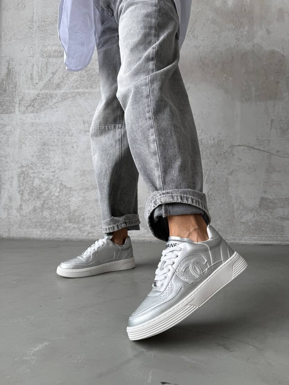 ,женские кроссовки,спортивная , женская,кроссовки серебристые