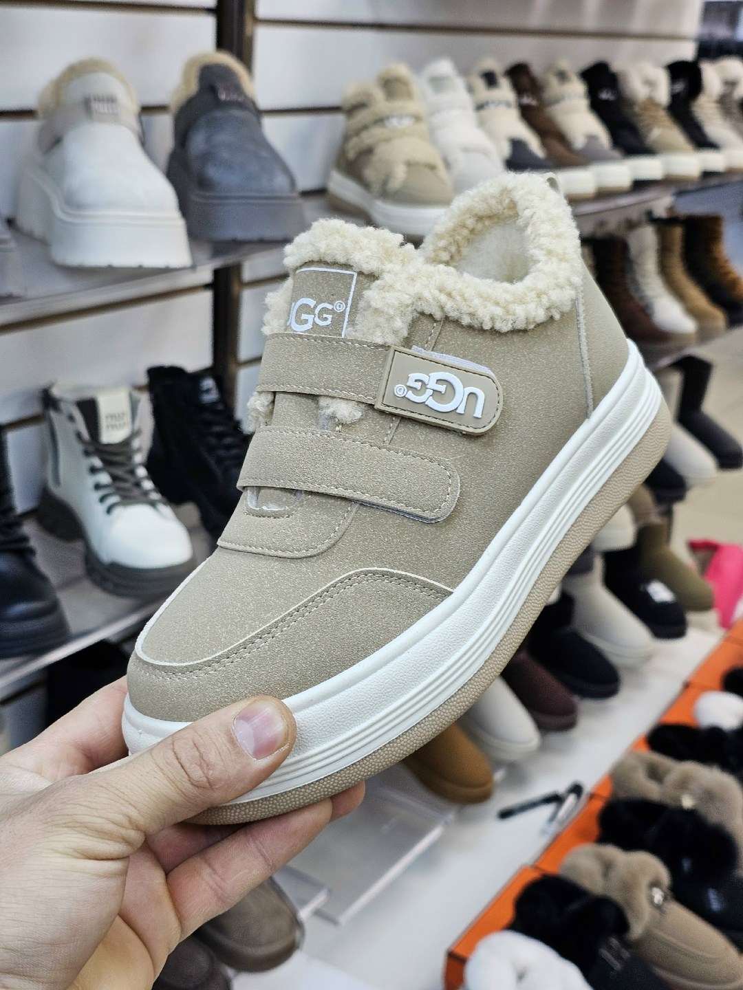 ,женская зимняя ,кеды женские зимние,кеды зимние женские ugg,зимние женские кроссовки