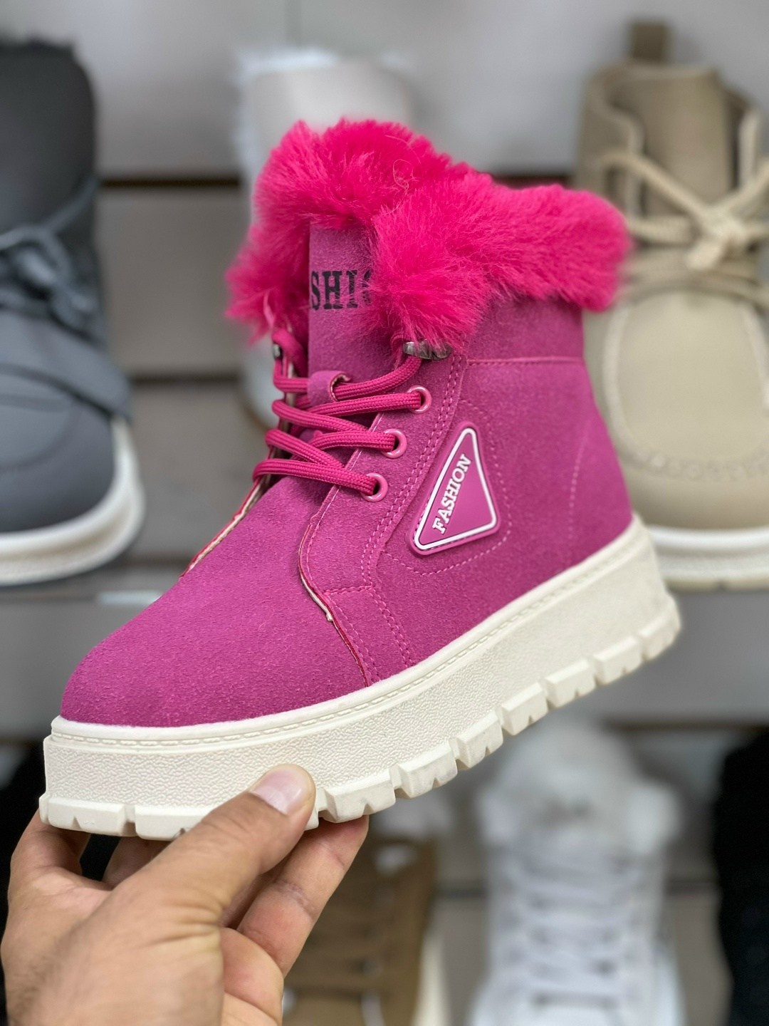 ,ботинки зимние женские,женская зимняя ,женские ботинки,зимние женские угги