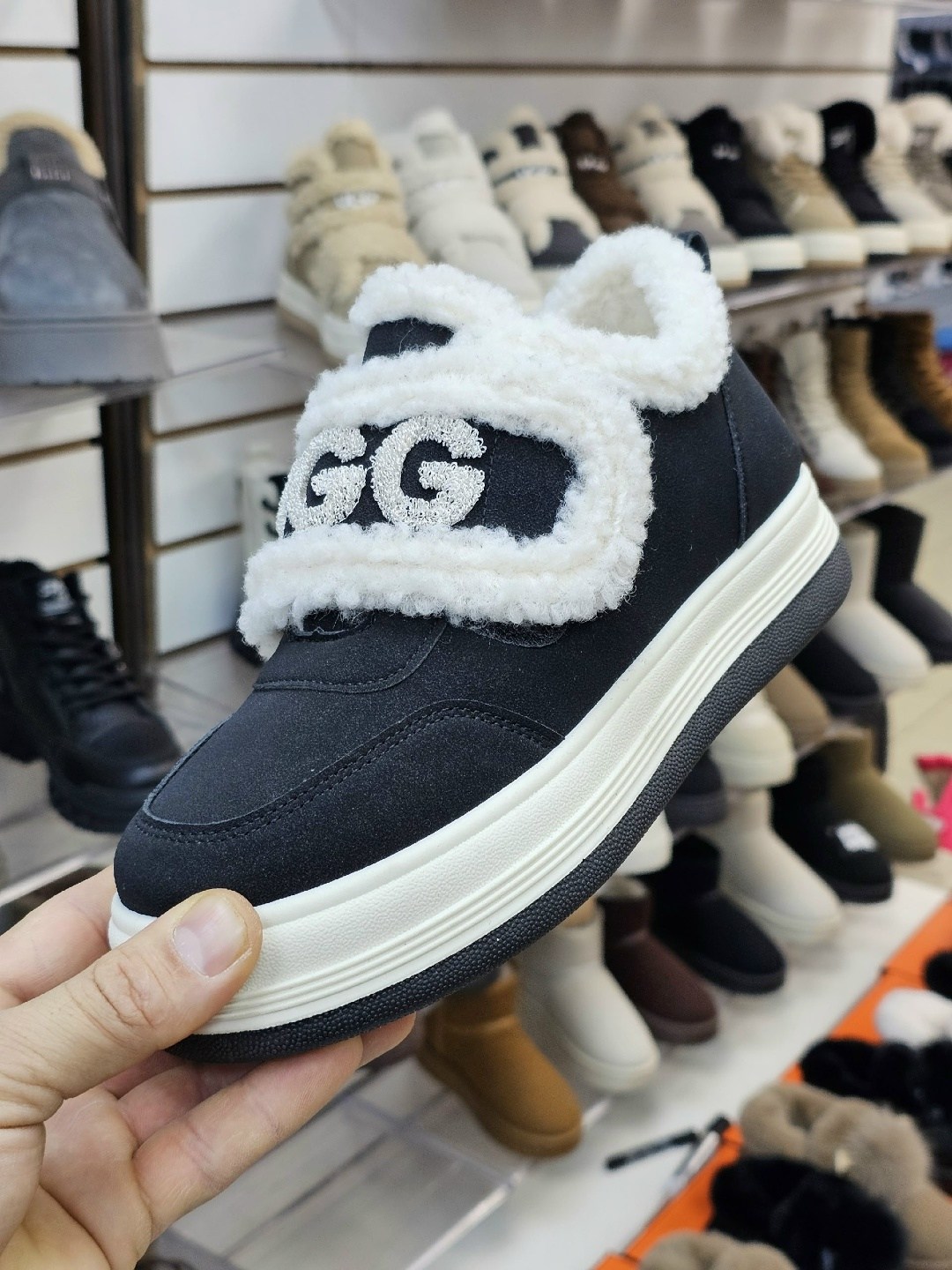 ,женская зимняя ,кеды женские зимние,кеды зимние женские ugg,зимние женские кроссовки