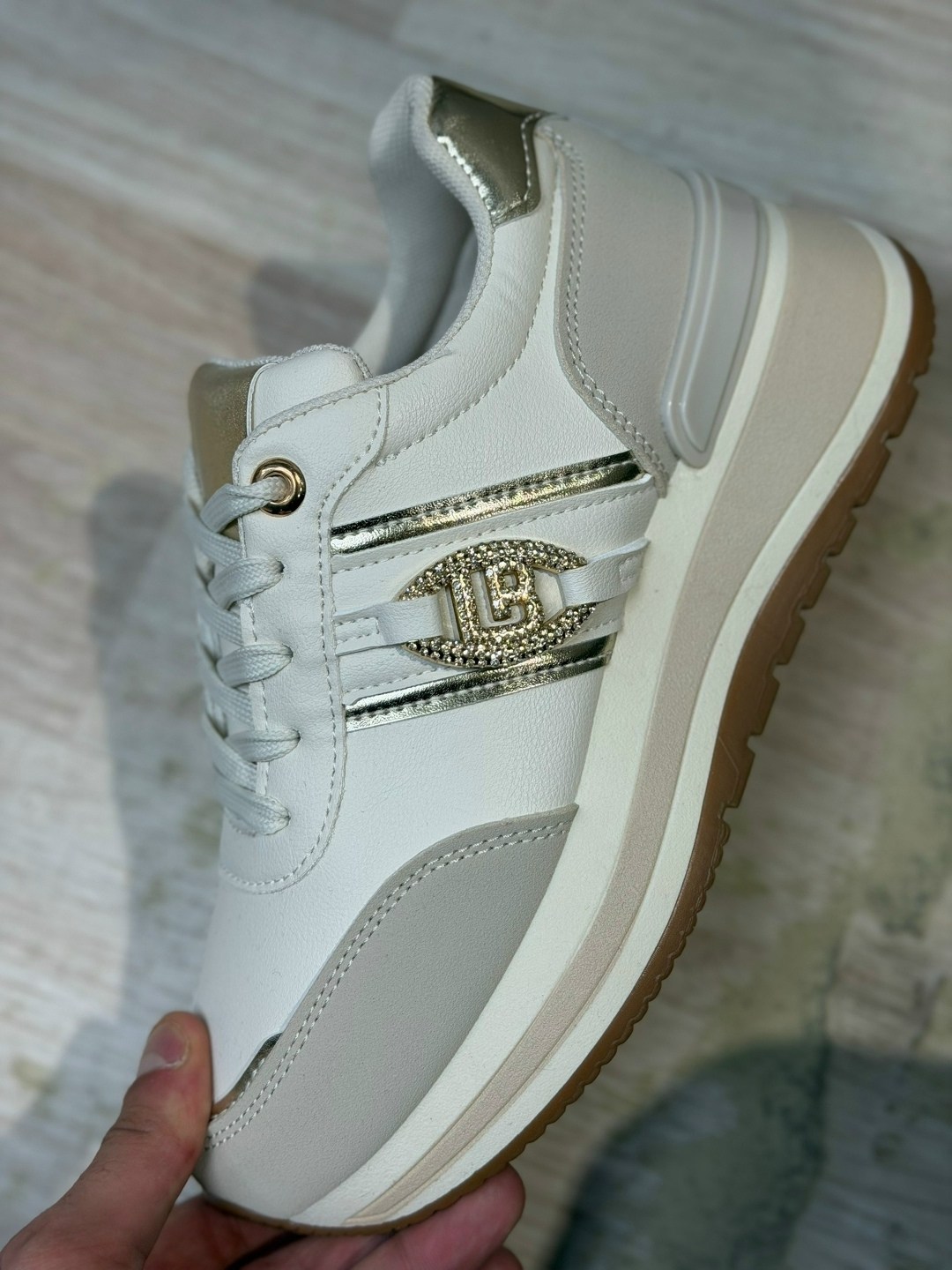 ,кроссовки женские,кроссовки модные,кроссовки бежевые,кроссовки модные женские