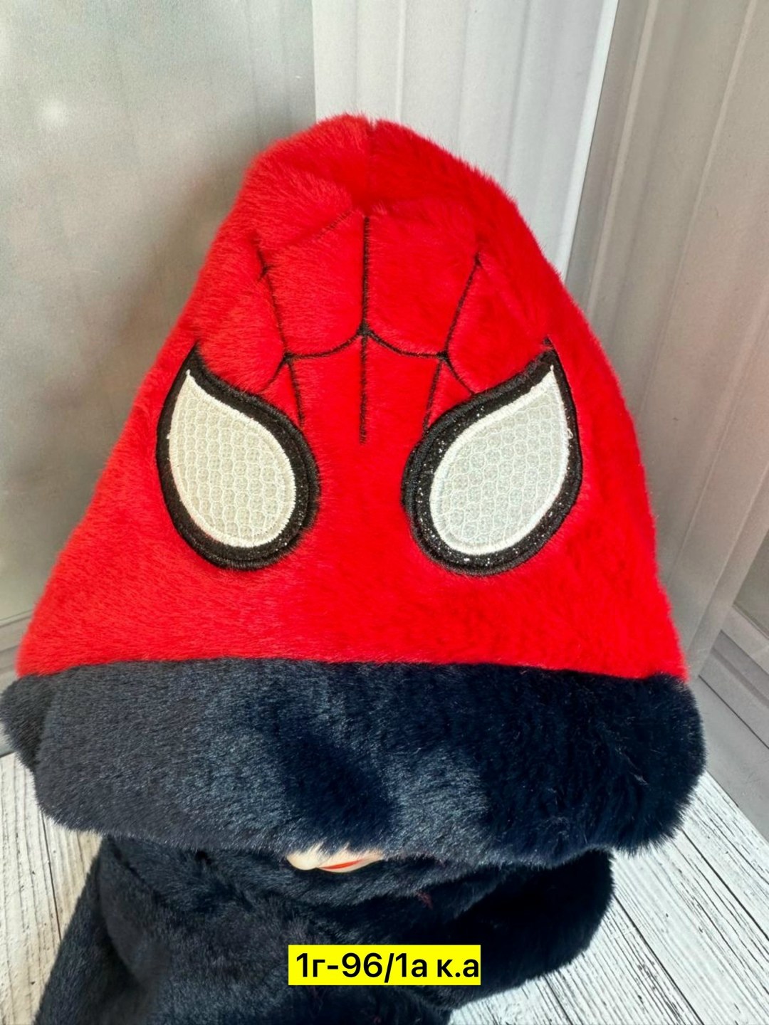 шапка человек паук,шапка спайдермен,шапка зимняя человек паук,плюшевая шапка,флисовая шапка