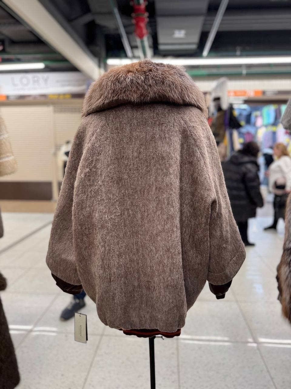 куртка - пуховик с мехом чернобурки city furs,пуховик женский с натуральным мехом,пуховик с натуральным мехом,пуховик с мехом,пуховик с натуральным мехом чернобурки короткий