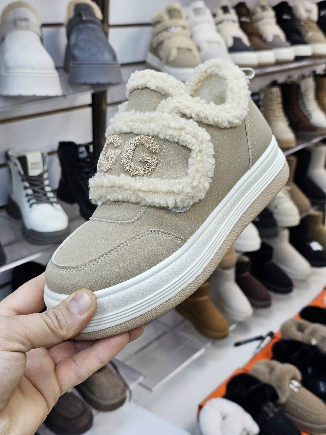 ,женская зимняя ,кеды женские зимние,кеды зимние женские ugg,зимние женские кроссовки