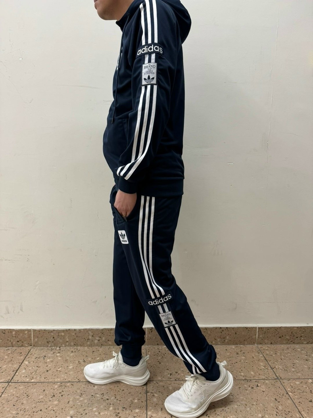 мужской спортивный костюм,мужские спортивные костюмы адидас ,костюм спортивный,adidas спортивный костюм,спортивный костюм мужской спортивный костюм