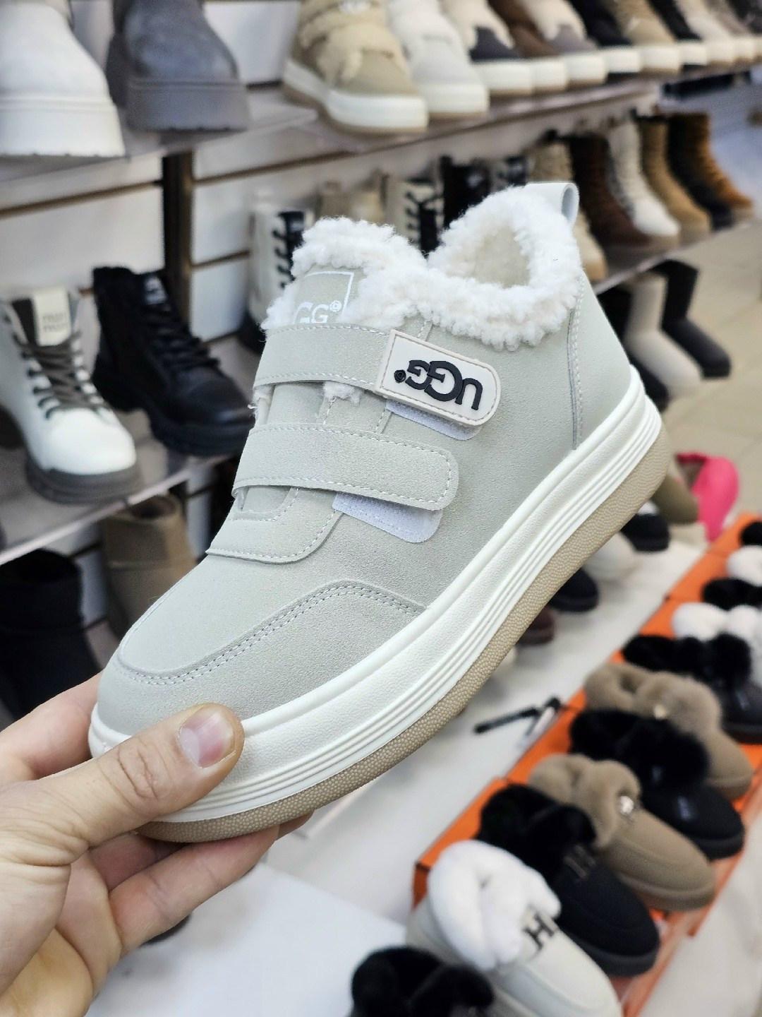 ,женская зимняя ,кеды женские зимние,кеды зимние женские ugg,зимние женские кроссовки