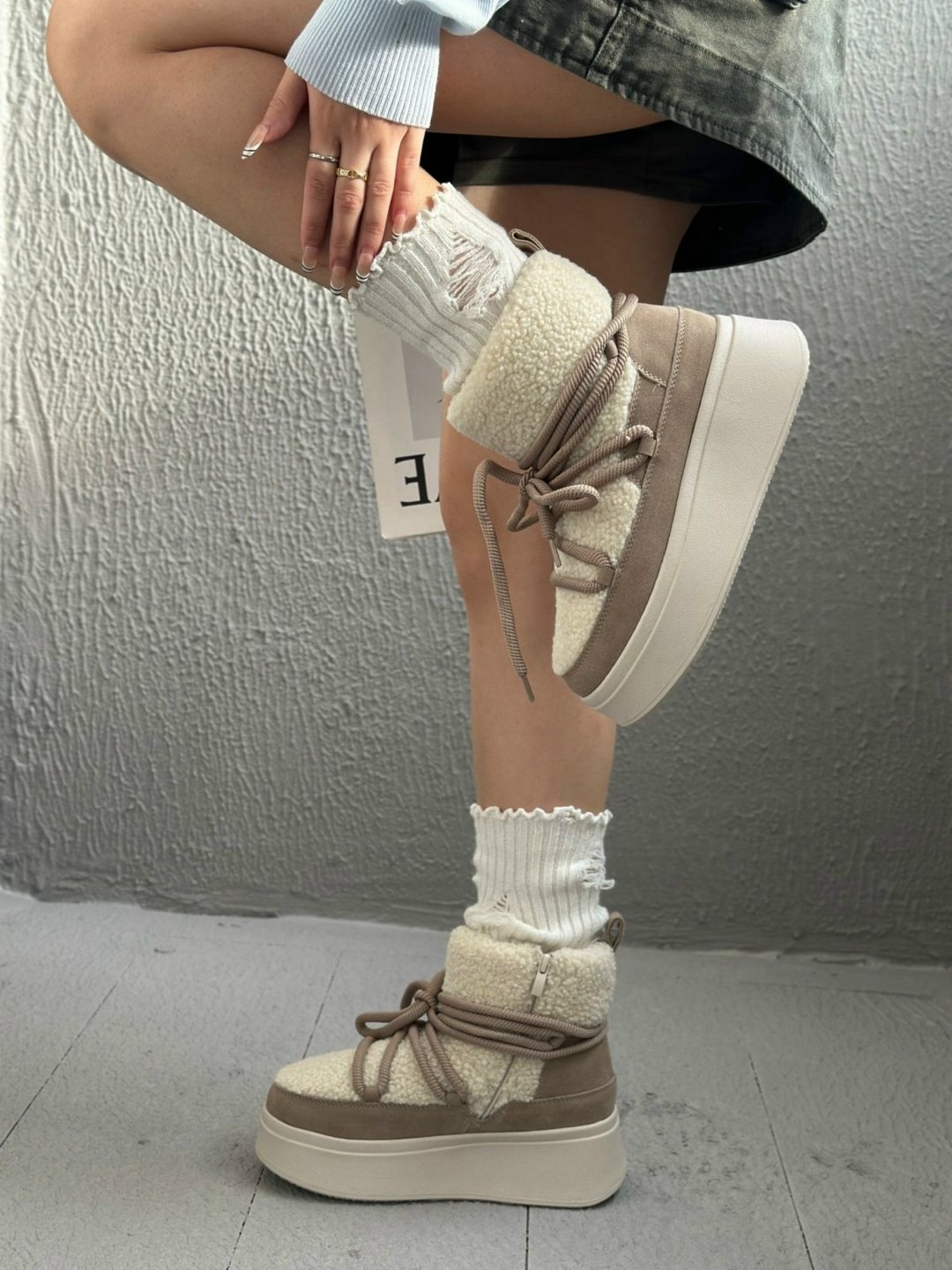 ботинки угги зимние натуральные на меху и платформе,угги женские,,короткие угги луноходы женские на платформе со шнурками,зимняя женская