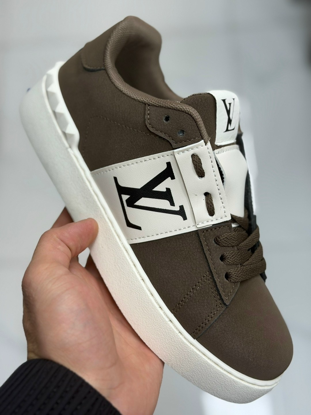 кроссовки valentino,кеды valentino,кроссовки valentino женские,кеды валентино,