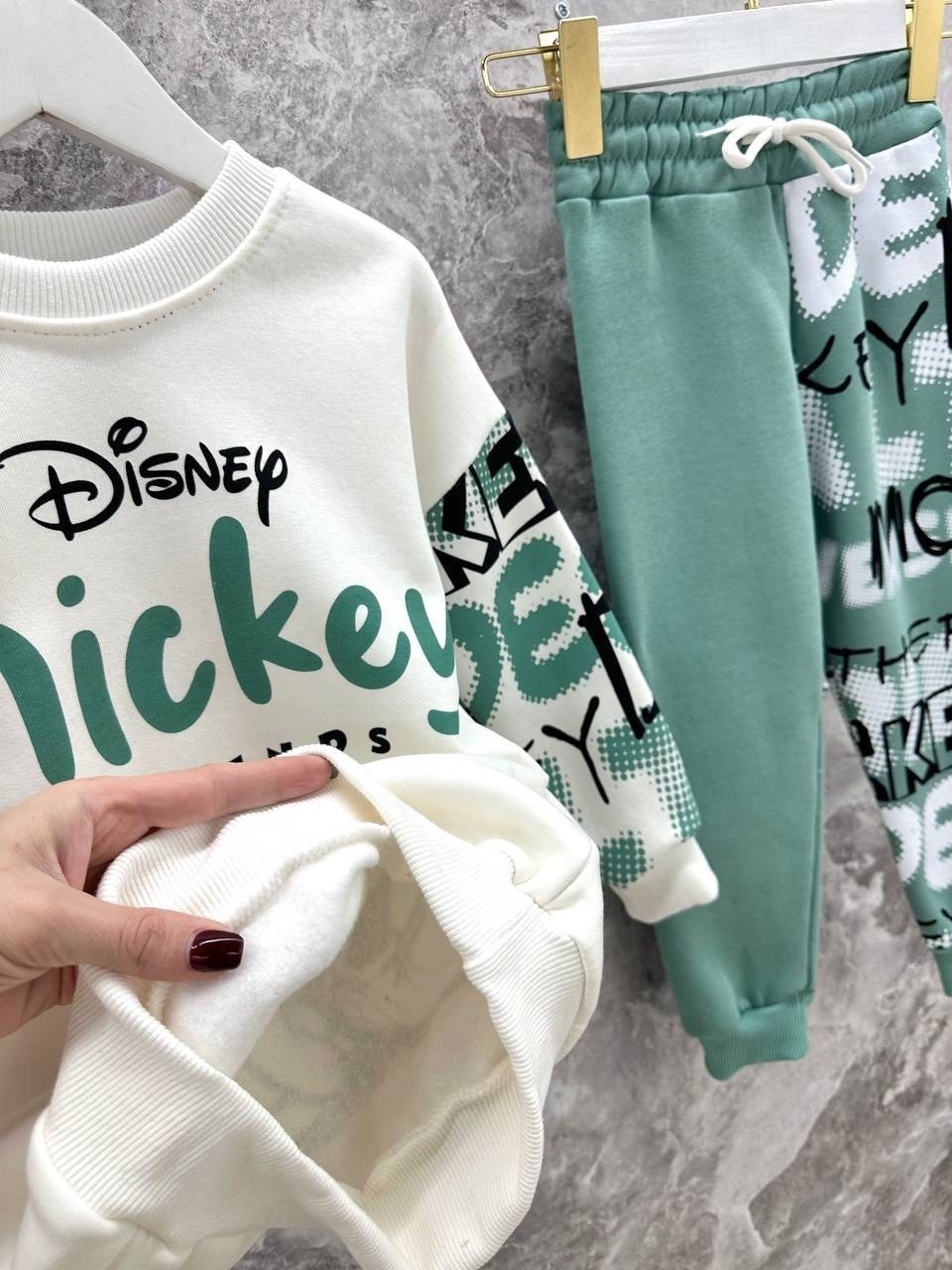 костюм детский,детский костюм с принтом,костюм для мальчика,спортивные костюм,детские костюмы