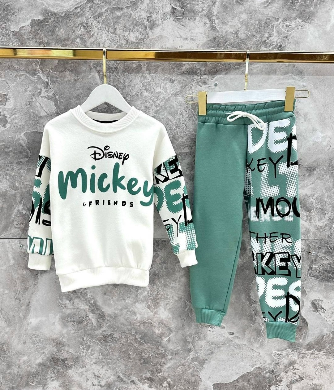 костюм детский,детский костюм с принтом,костюм для мальчика,спортивные костюм,детские костюмы