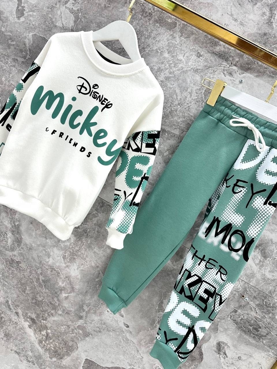 костюм детский,детский костюм с принтом,костюм для мальчика,спортивные костюм,детские костюмы