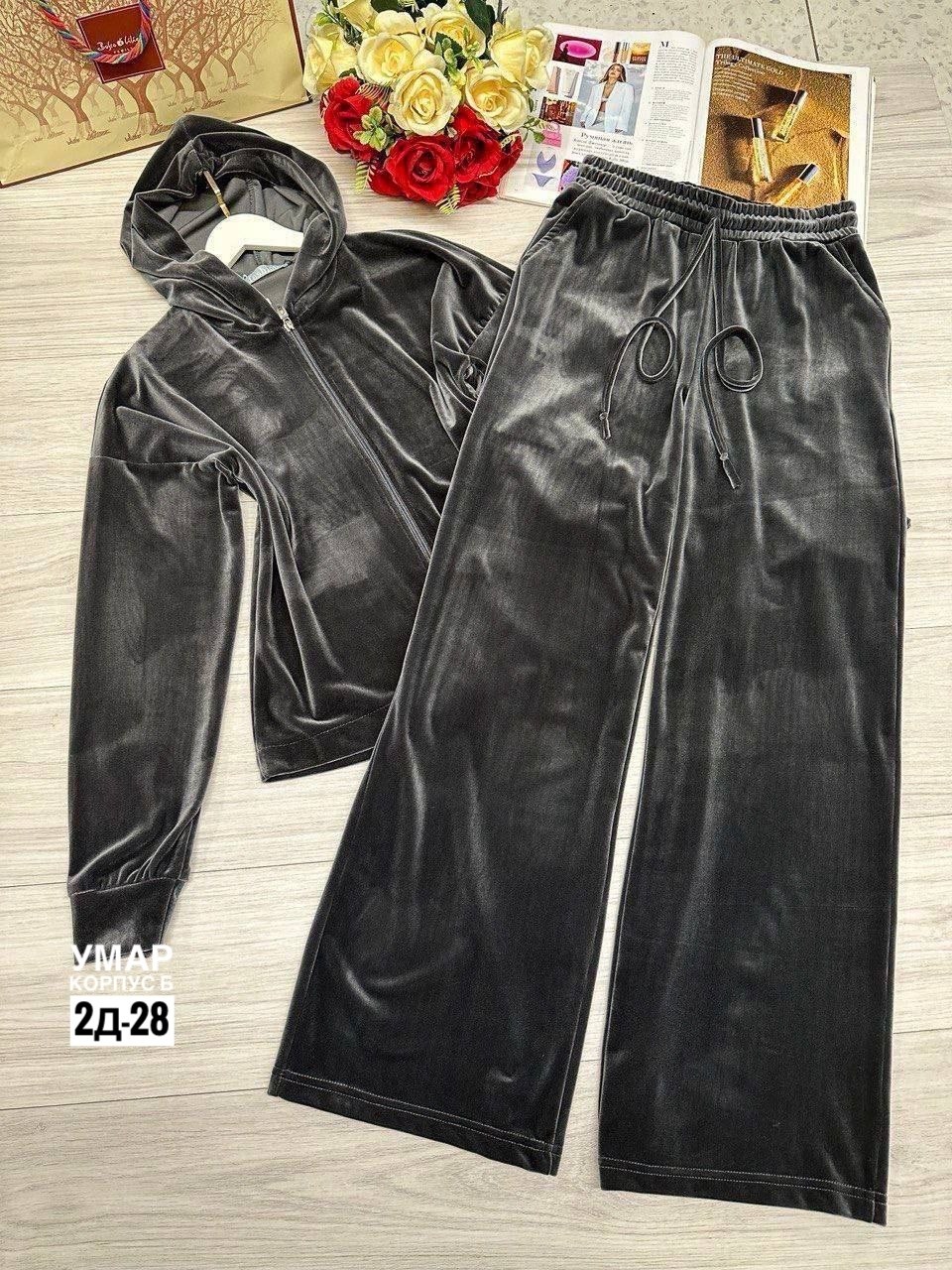 велюровый костюм,костюм велюровый женский,свободный велюровый костюм,спортивный велюровый костюм,костюм из велюра