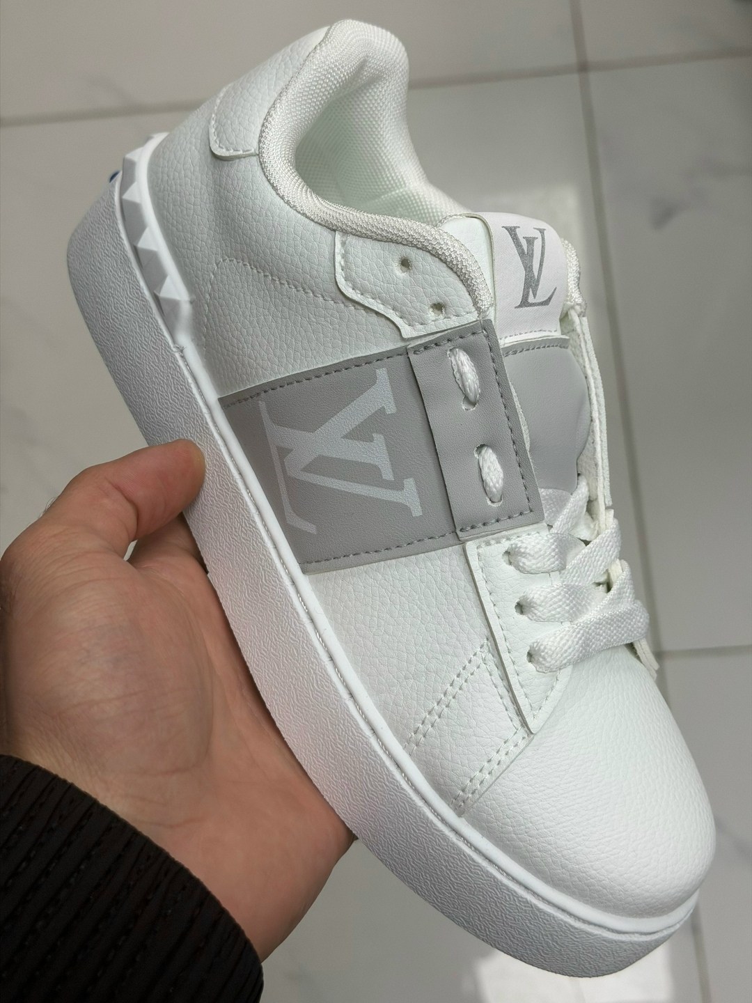 кроссовки valentino,кеды valentino,кроссовки valentino женские,кеды валентино,