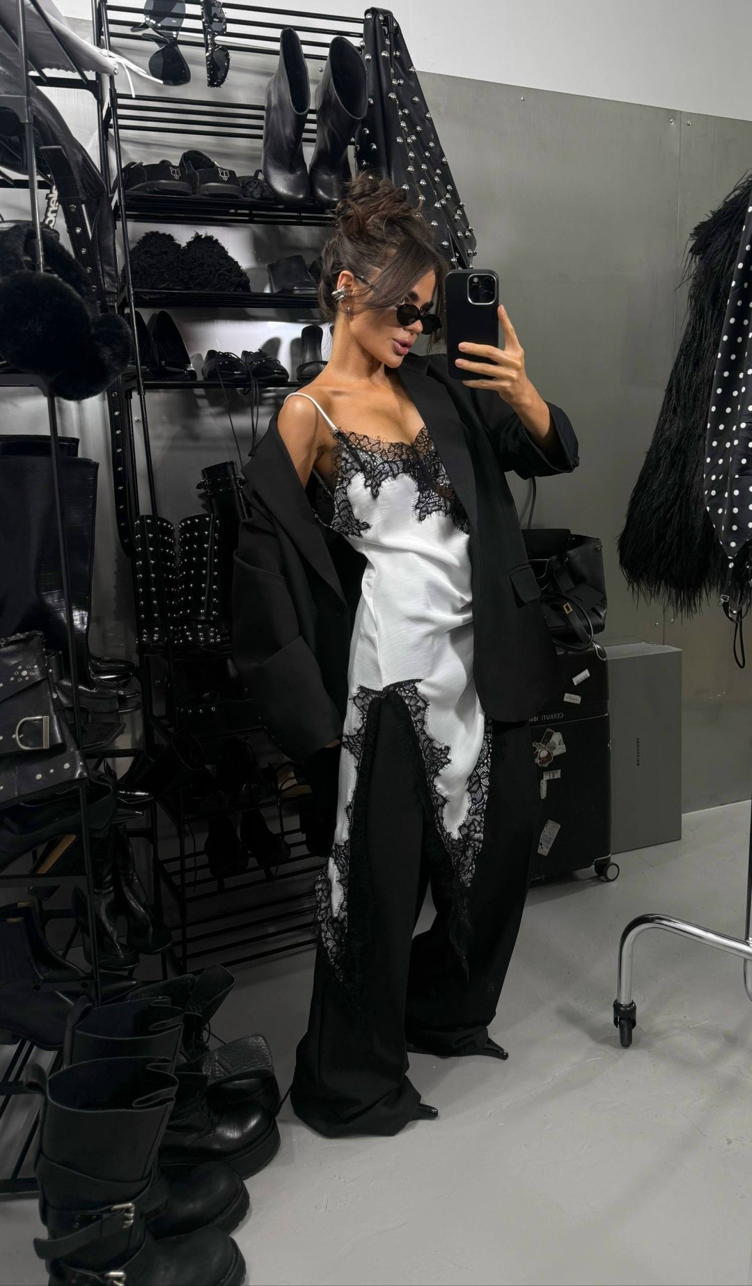 пижама атласная майка кружево с ресничками и брюки с бантом кофейно-коричневый,стиль и мода,женская шелковая пижама: топ с кружевом и брючки, цвет шоколад,шелковая пижама