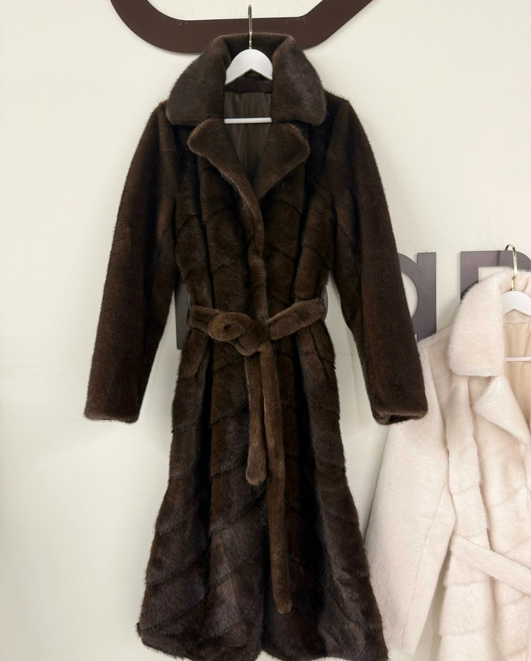 искусственная шуба из экомеха длинная felice,шуба искусственная,шуба искусственная экошуба зимняя simile instyle,длинная шуба под норку,норковая шуба белая