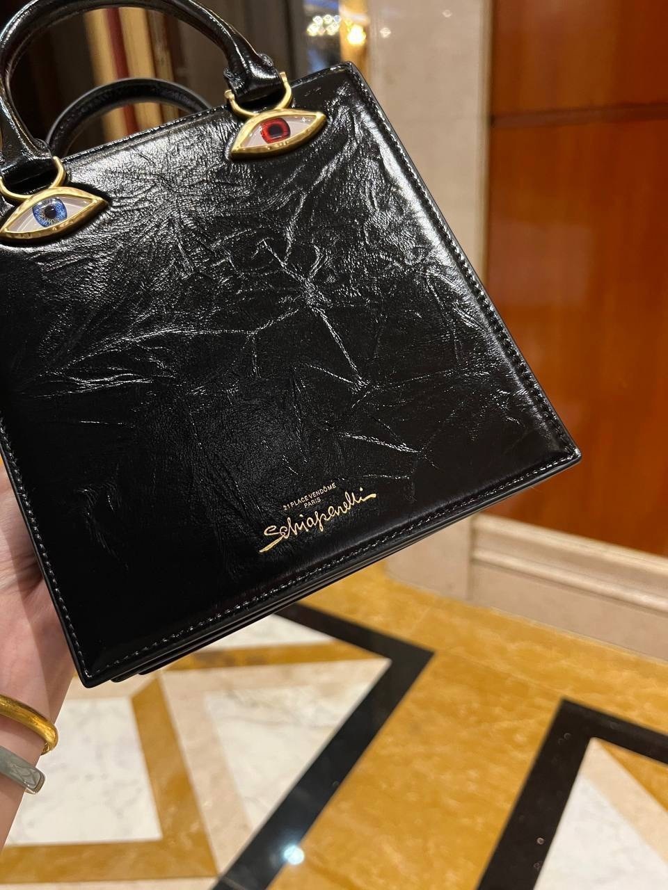 сумка-тоут schiaparelli,сумка schiaparelli,женская сумка schiaparelli,бархатная сумка для глаз schiaparelli premium sense demon,сумка женская shiaparelli & salvador dali