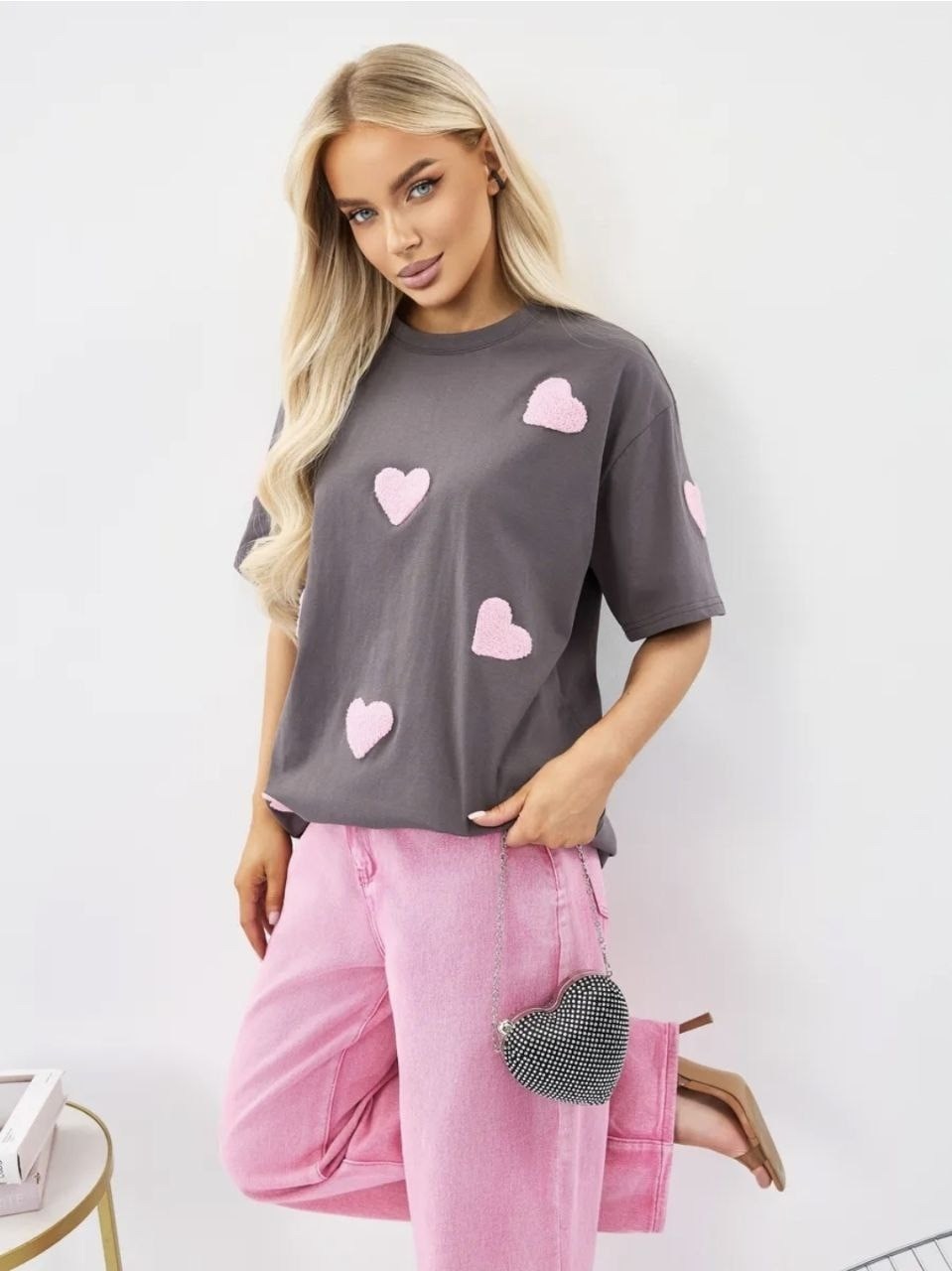 женская футболка оверсайз,белая футболка оверсайз,футболки оверсайз,футболки женская оверсайз с принтом,футболка оверсайз "сердечки"