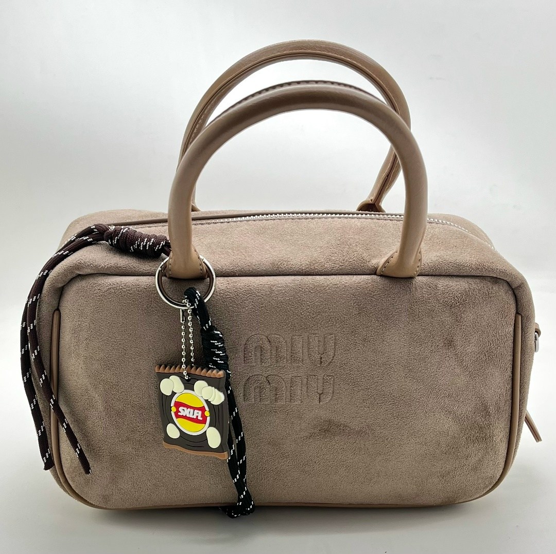 сумка miu miu,замшевая чёрная сумка miu miu 28x13 см,сумка,замшевая сумка,сумка женская